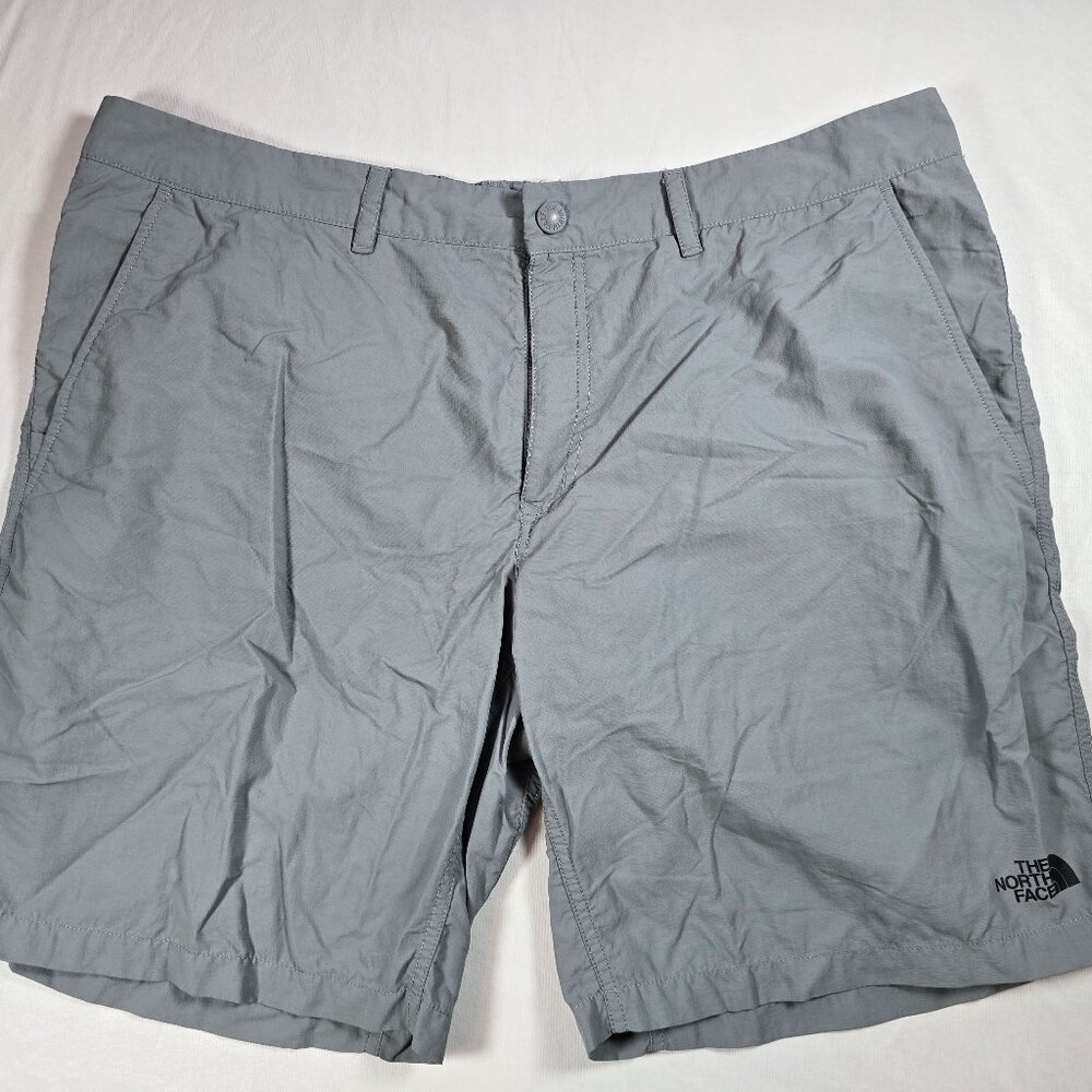 The North Face Men’s FlashDry Shorts – Gray – Size 40 Regular
